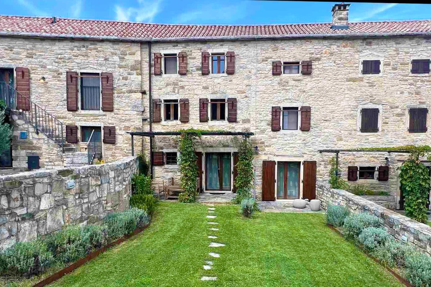 Grožnjan Villas Martincici With Large Pool מראה חיצוני תמונה